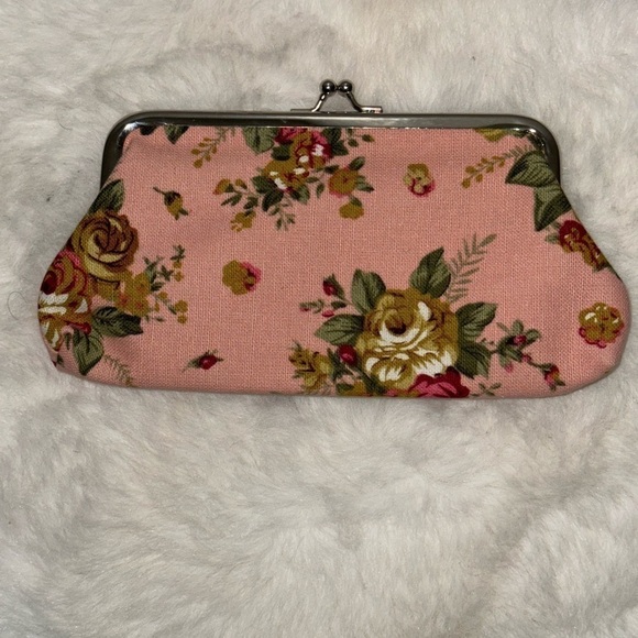 Pink Rose Kiss Coin Purse, Floral - Picture 6 of 6